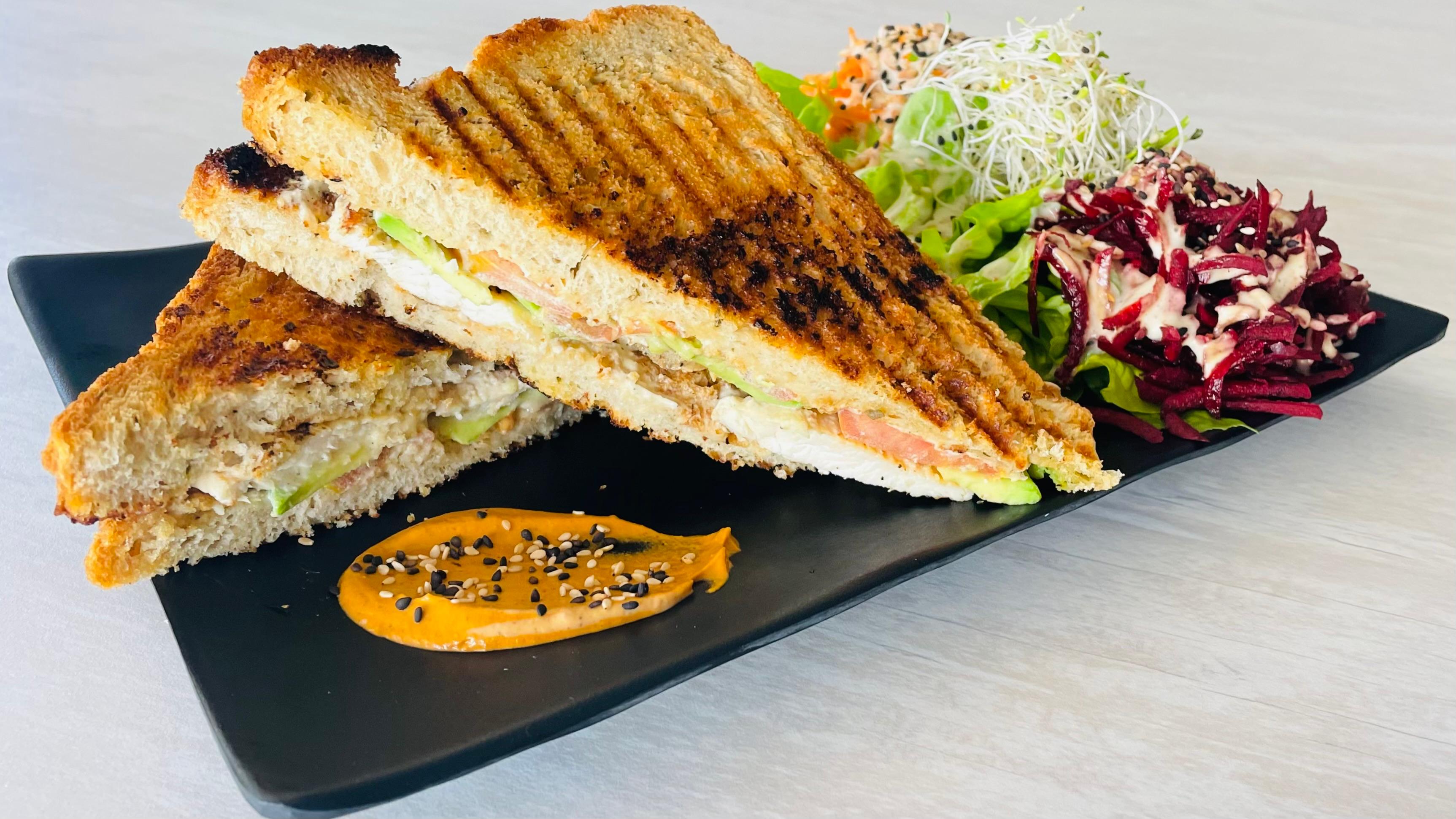 El Parisino smart fuel breakfast at BOTICA BISTRO Playa del Carmen