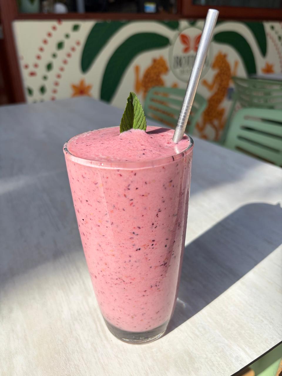 Saint Germain superfood smoothie at BOTICA BISTRO Playa del Carmen